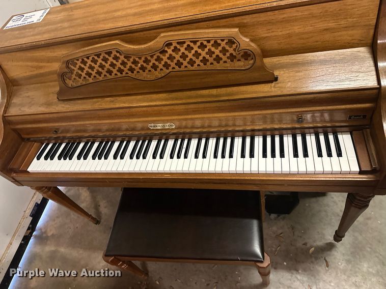image for item DL1079 Kimball S235 piano