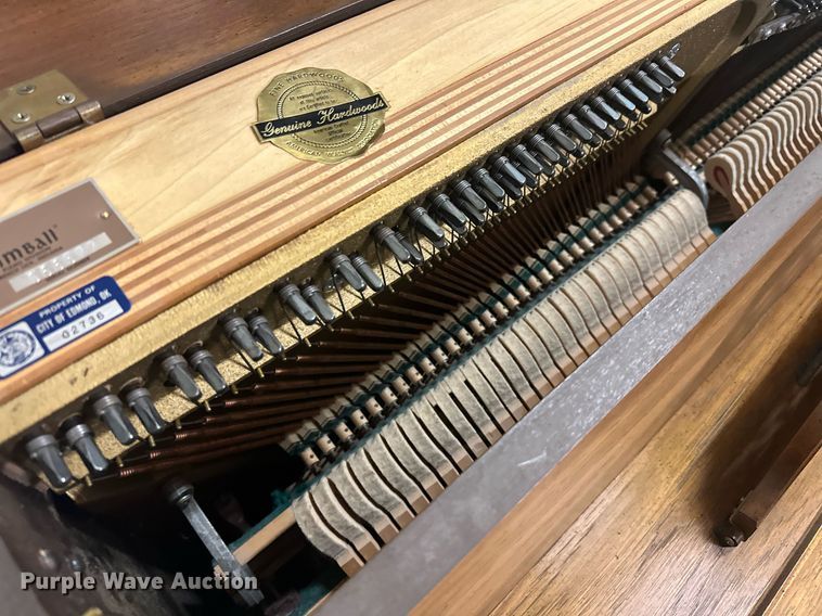 image for item DL1079 Kimball S235 piano