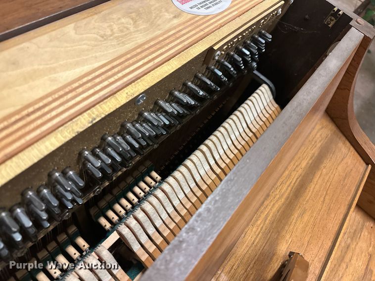 image for item DL1079 Kimball S235 piano