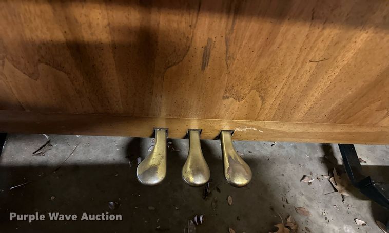 image for item DL1079 Kimball S235 piano