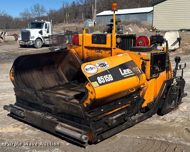 image for item DO0433 2017 LeeBoy 8515D paver