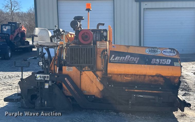 image for item DO0433 2017 LeeBoy 8515D paver