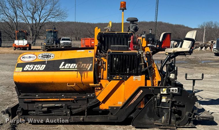 image for item DO0433 2017 LeeBoy 8515D paver