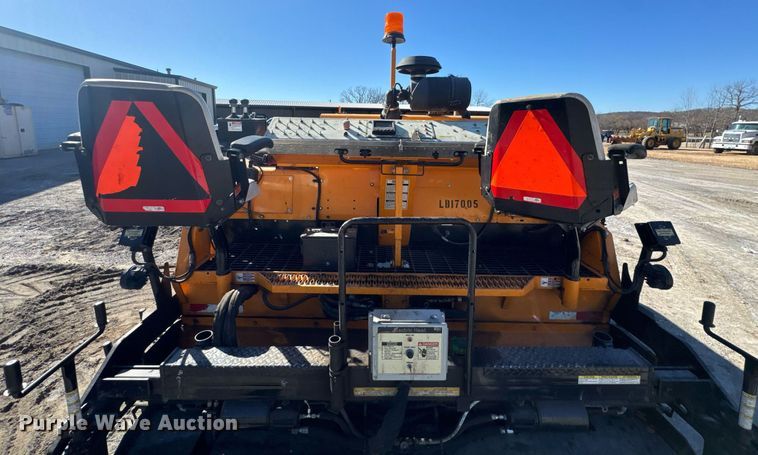 image for item DO0433 2017 LeeBoy 8515D paver