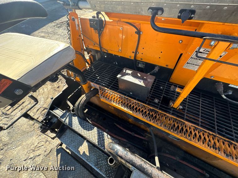 image for item DO0433 2017 LeeBoy 8515D paver