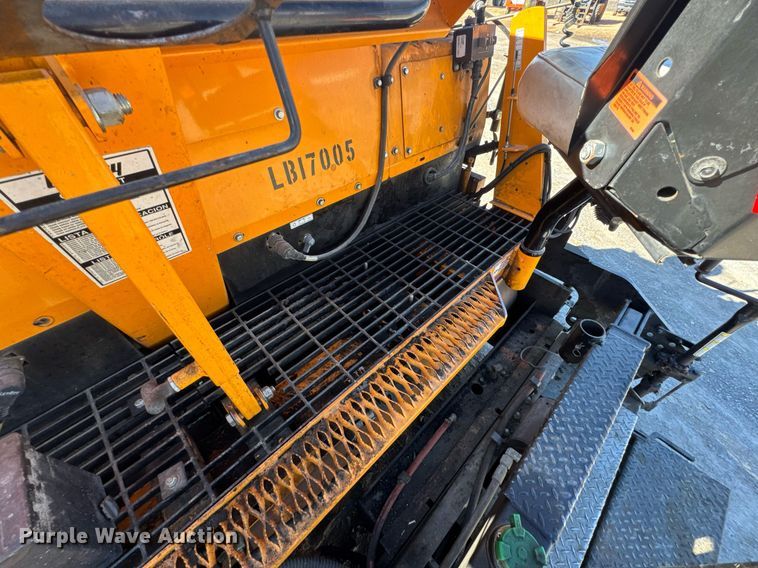 image for item DO0433 2017 LeeBoy 8515D paver