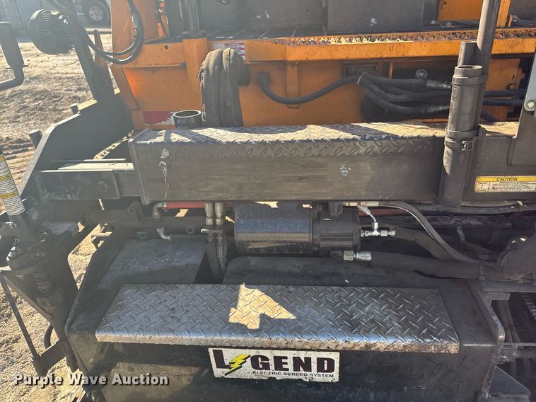 image for item DO0433 2017 LeeBoy 8515D paver