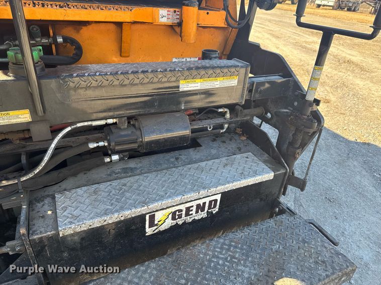 image for item DO0433 2017 LeeBoy 8515D paver