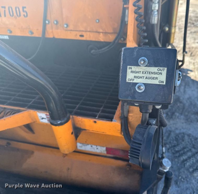 image for item DO0433 2017 LeeBoy 8515D paver