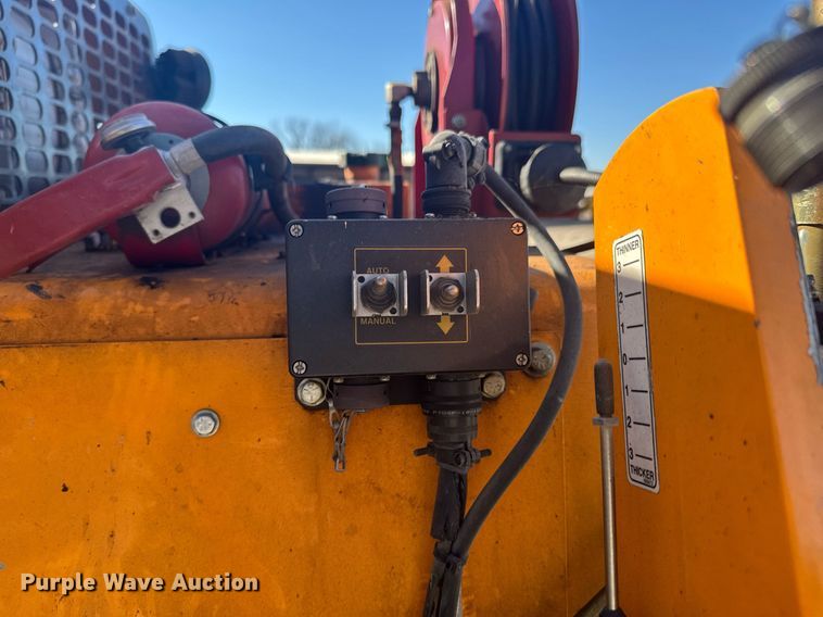 image for item DO0433 2017 LeeBoy 8515D paver