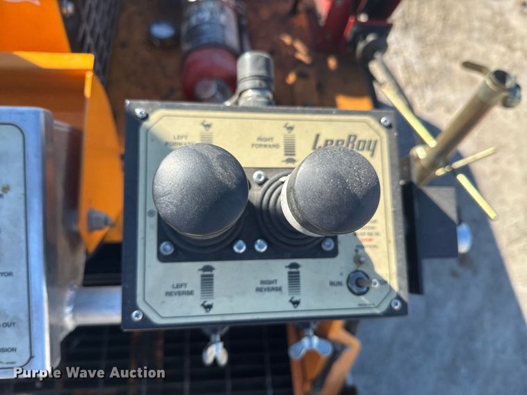 image for item DO0433 2017 LeeBoy 8515D paver