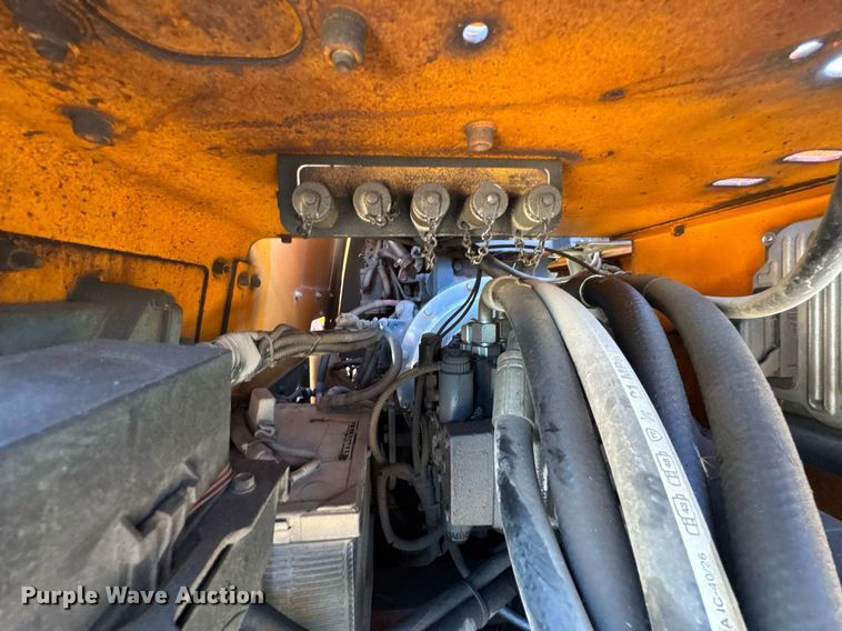 image for item DO0433 2017 LeeBoy 8515D paver