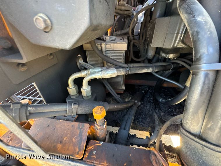 image for item DO0433 2017 LeeBoy 8515D paver