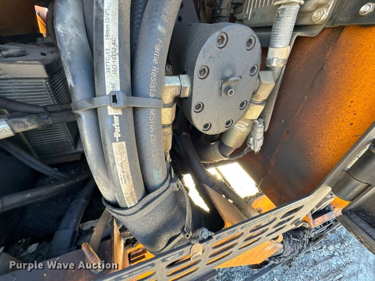 image for item DO0433 2017 LeeBoy 8515D paver