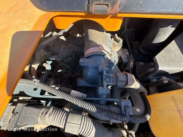 image for item DO0433 2017 LeeBoy 8515D paver