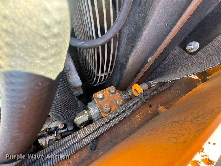 image for item DO0433 2017 LeeBoy 8515D paver