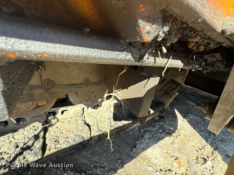 image for item DO0433 2017 LeeBoy 8515D paver