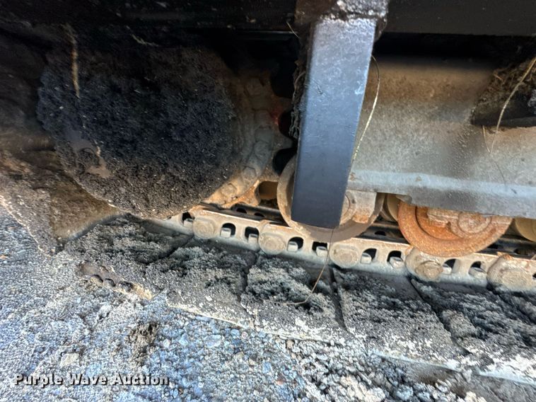 image for item DO0433 2017 LeeBoy 8515D paver