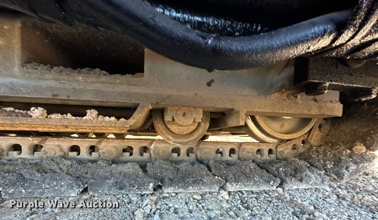 image for item DO0433 2017 LeeBoy 8515D paver