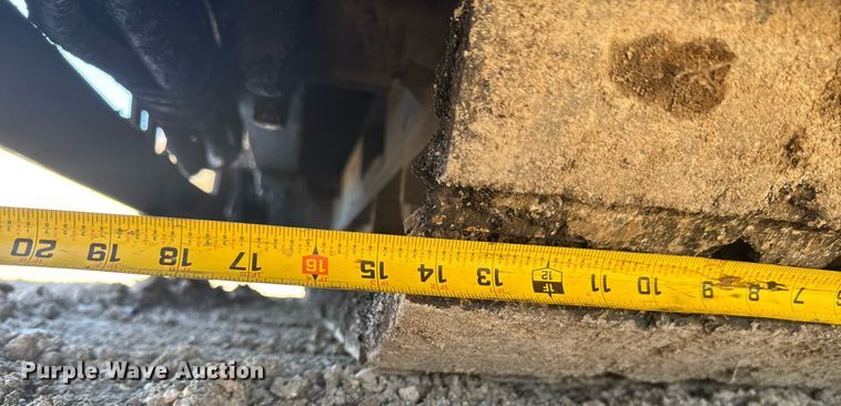 image for item DO0433 2017 LeeBoy 8515D paver