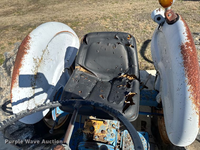 image for item DO0436 Ford B1023C tractor