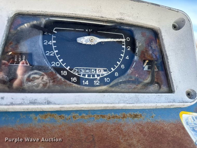 image for item DO0436 Ford B1023C tractor