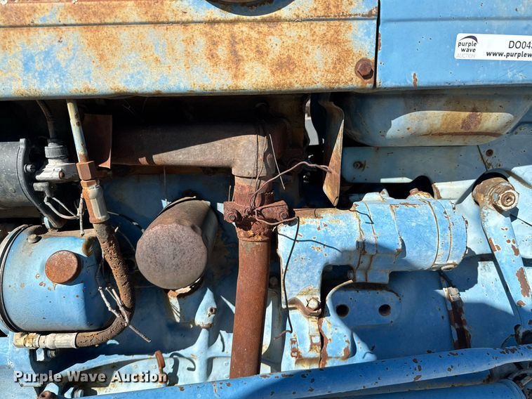 image for item DO0436 Ford B1023C tractor