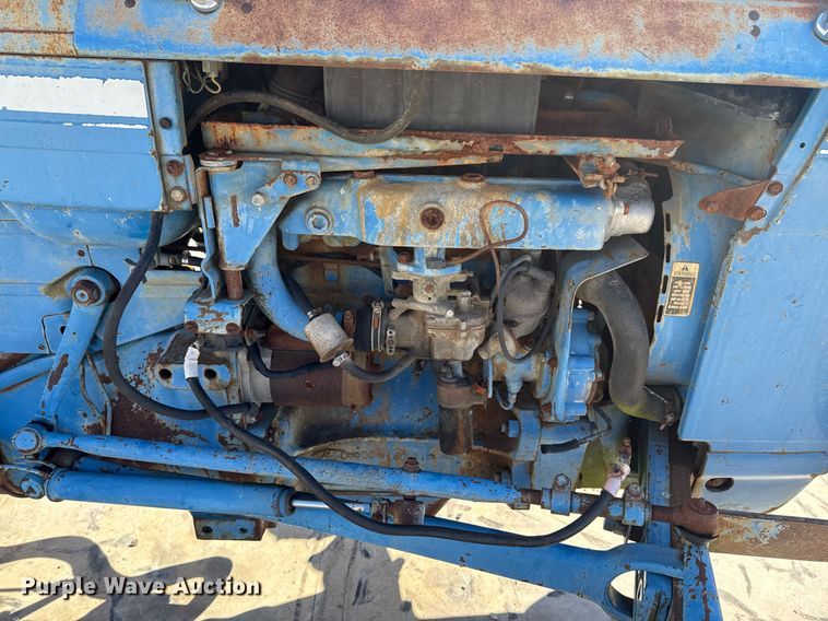 image for item DO0436 Ford B1023C tractor