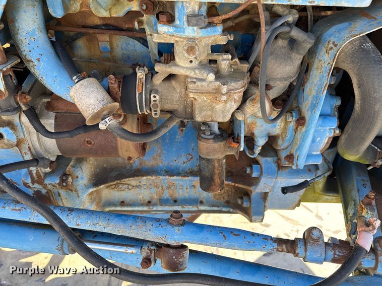 image for item DO0436 Ford B1023C tractor