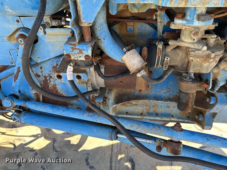 image for item DO0436 Ford B1023C tractor