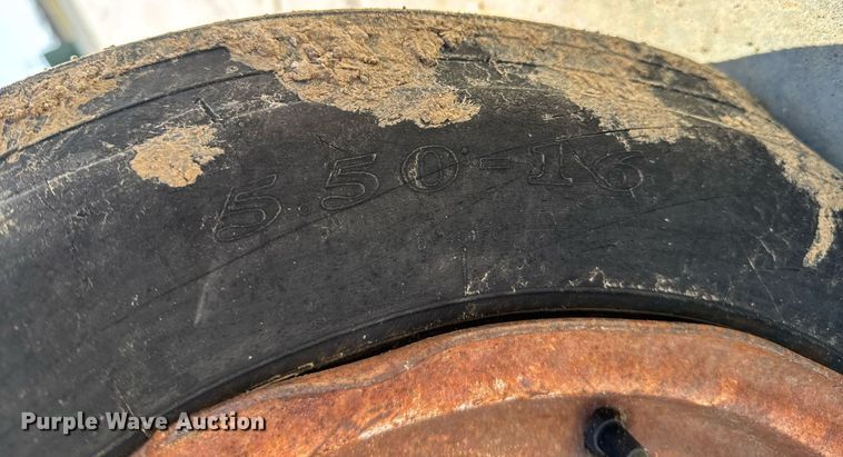 image for item DO0436 Ford B1023C tractor