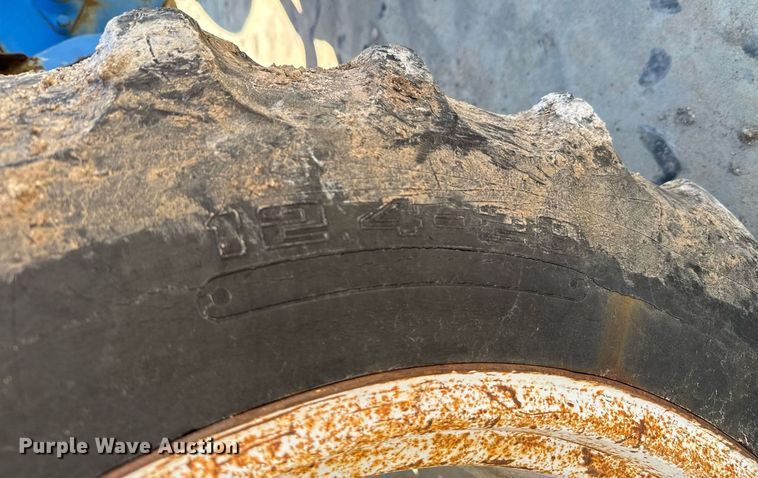 image for item DO0436 Ford B1023C tractor