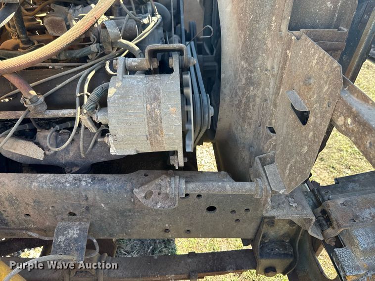 image for item DO0440 1983 International 1724 dump truck