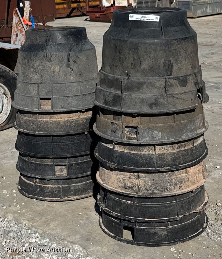 image for item DO0441 (16) water meter covers