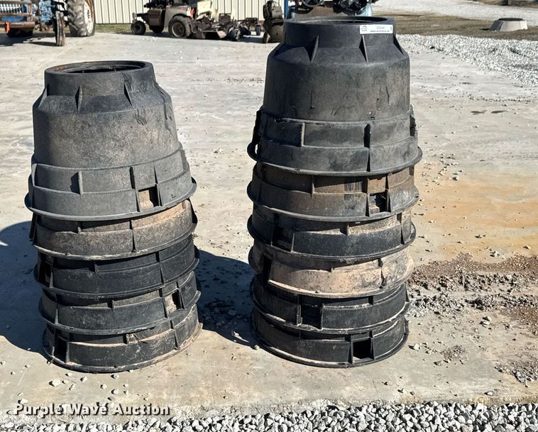 image for item DO0441 (16) water meter covers