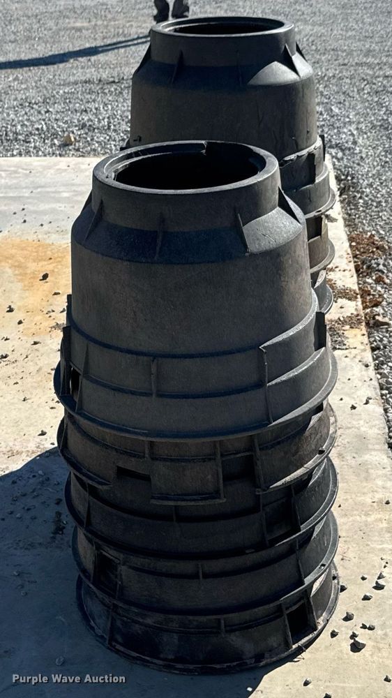 image for item DO0441 (16) water meter covers