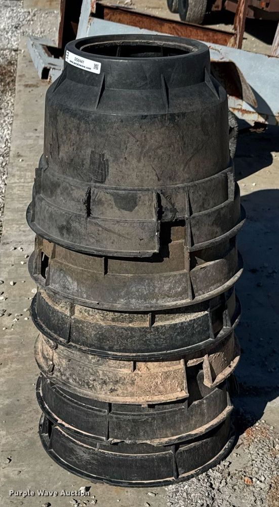 image for item DO0441 (16) water meter covers