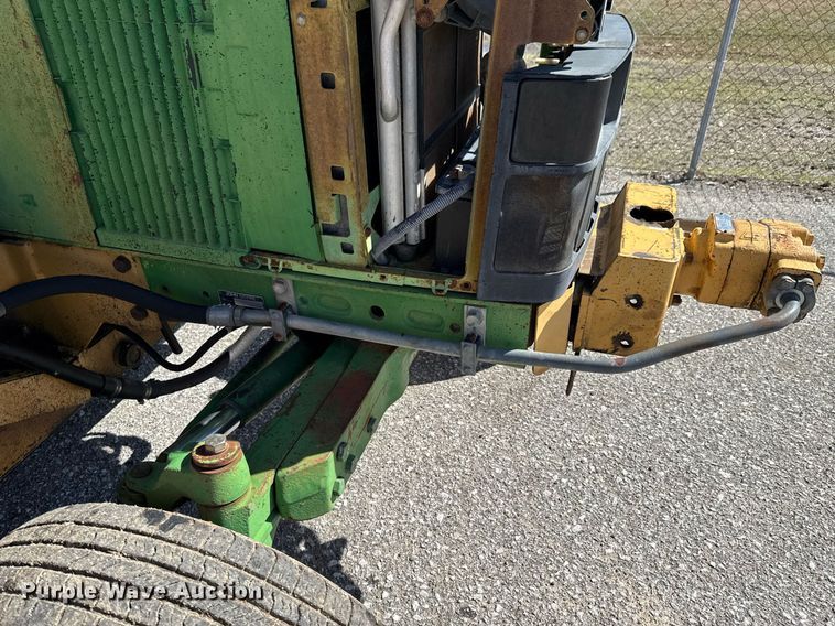 image for item DO0444 2002 John Deere 6405 tractor