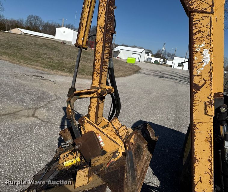 image for item DO0444 2002 John Deere 6405 tractor