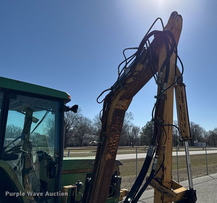 image for item DO0444 2002 John Deere 6405 tractor