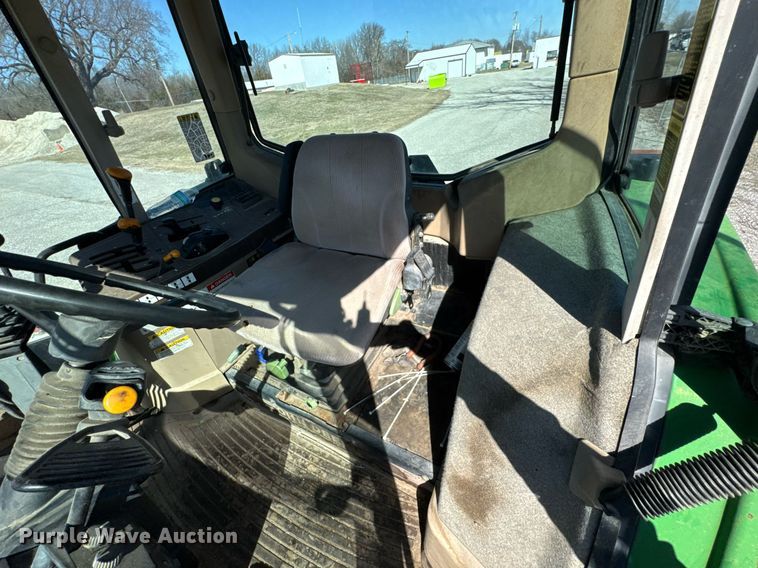 image for item DO0444 2002 John Deere 6405 tractor