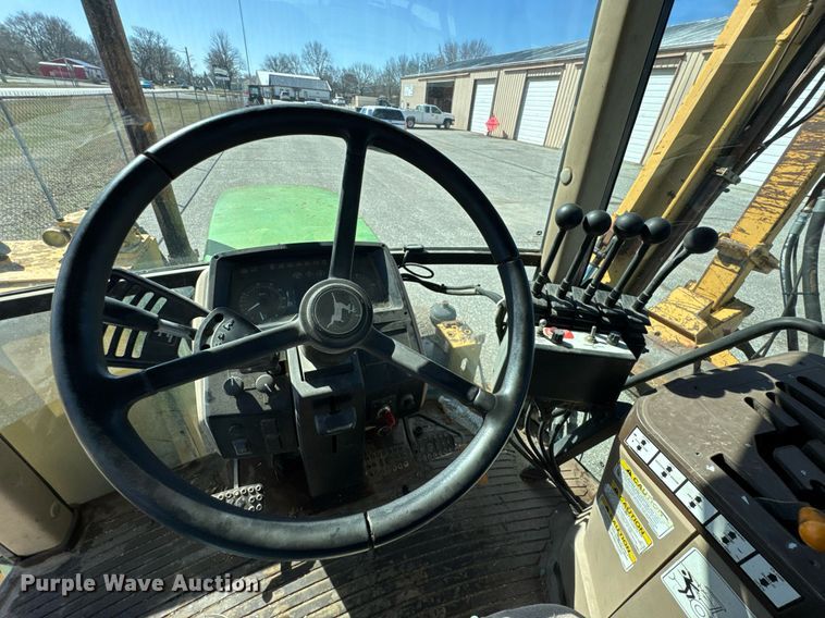 image for item DO0444 2002 John Deere 6405 tractor