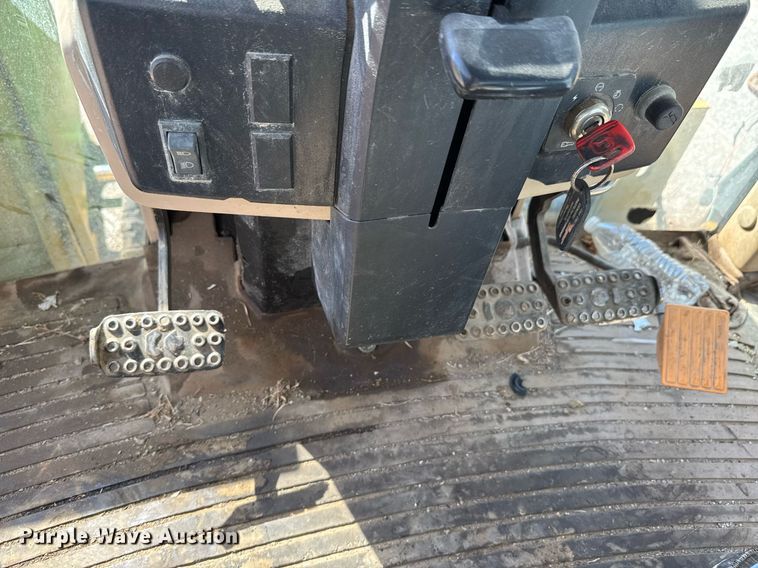 image for item DO0444 2002 John Deere 6405 tractor