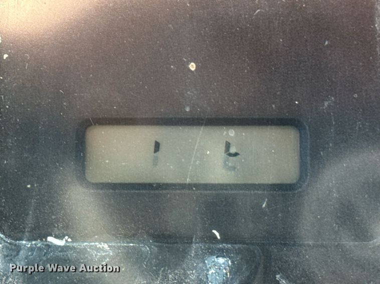 image for item DO0444 2002 John Deere 6405 tractor