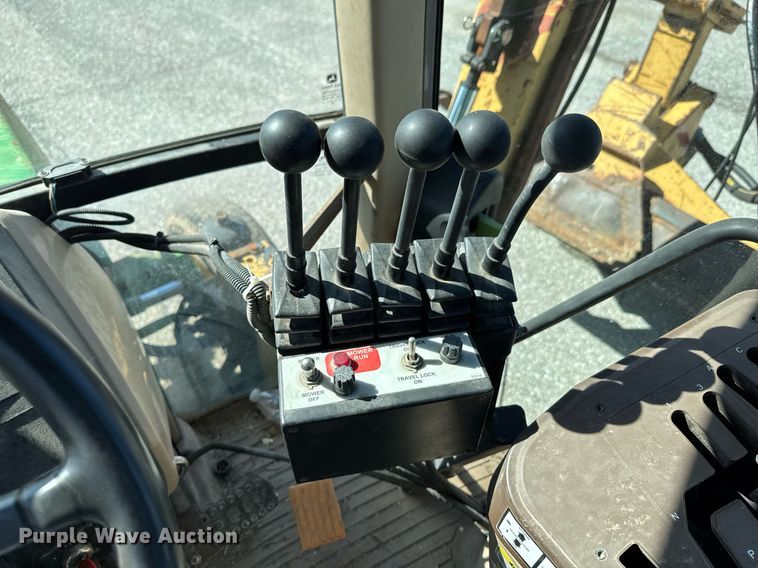 image for item DO0444 2002 John Deere 6405 tractor