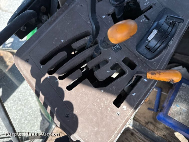 image for item DO0444 2002 John Deere 6405 tractor