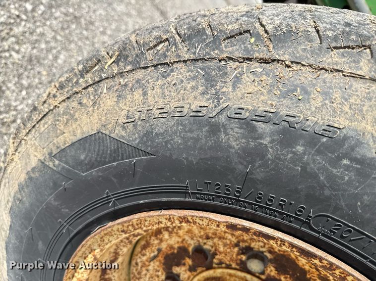 image for item DO0444 2002 John Deere 6405 tractor