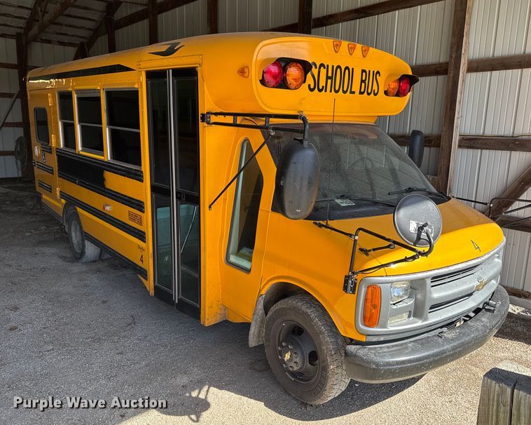 image for item DO0447 2002 Chevrolet Express school bus