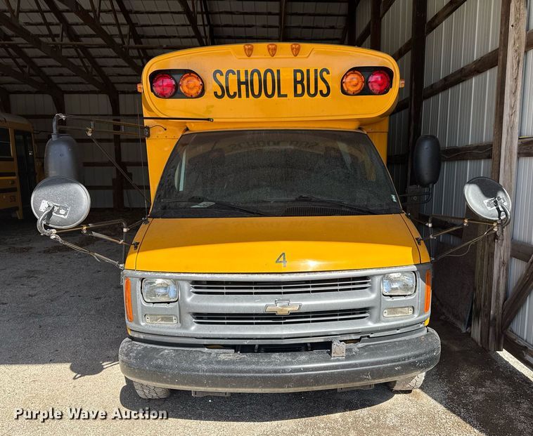 image for item DO0447 2002 Chevrolet Express school bus