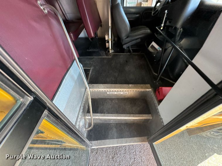 image for item DO0447 2002 Chevrolet Express school bus